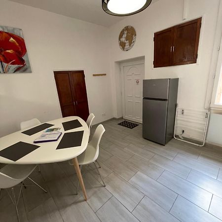 Chez Sonou , Nimes Centre Διαμέρισμα Εξωτερικό φωτογραφία